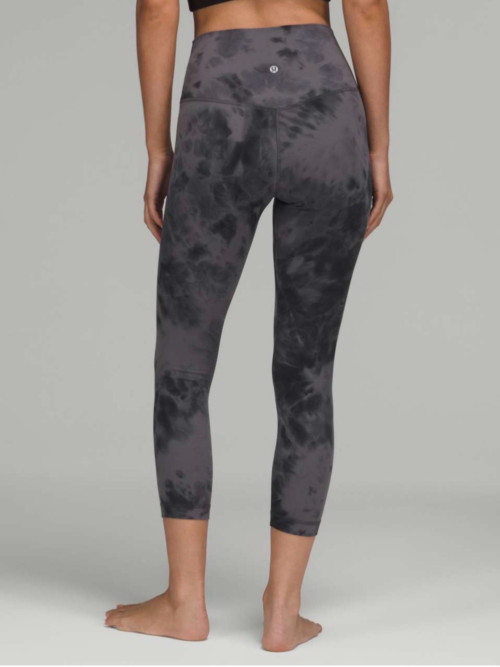 Lululemon Align High-Rise Crop 23"
Diamond Dye Pitch Grey Graphite EUC Sz 10
